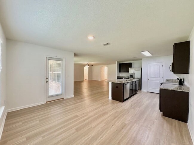 Building Photo - Beautiful 4/2/2 newer home for rent w/ community pool, playground, picnic area!