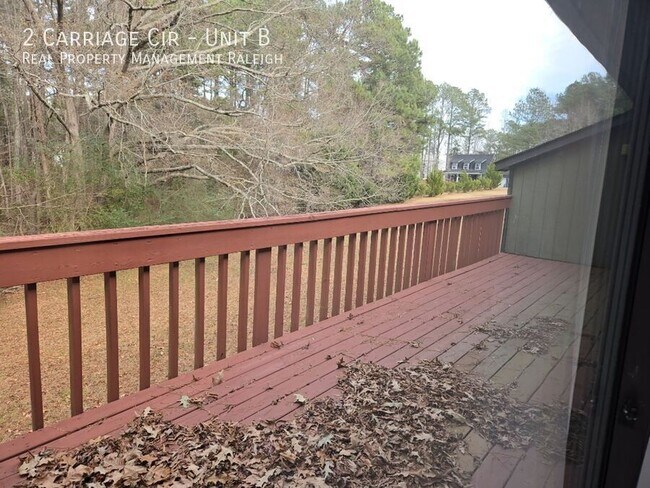 Building Photo - 2 Carriage Cir