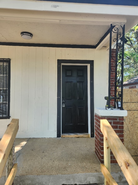 Building Photo - 791 Hanley St