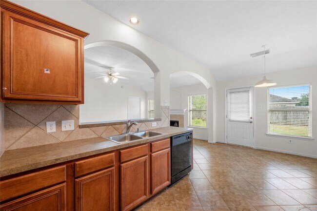 Building Photo - 25211 Bluma Ranch Dr