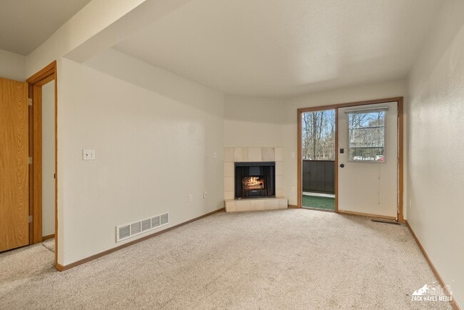 Building Photo - 4611 Juneau St