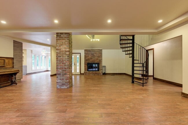 Building Photo - 2429 Cedar Oak Dr