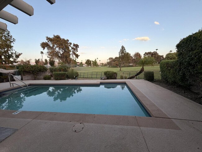 Building Photo - 39196 Sweetwater Dr