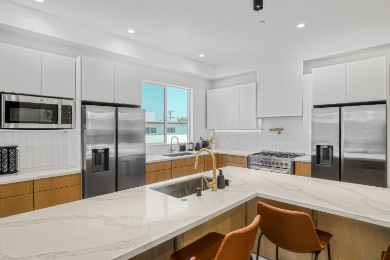 Building Photo - 4800-4802 S Slauson Ave