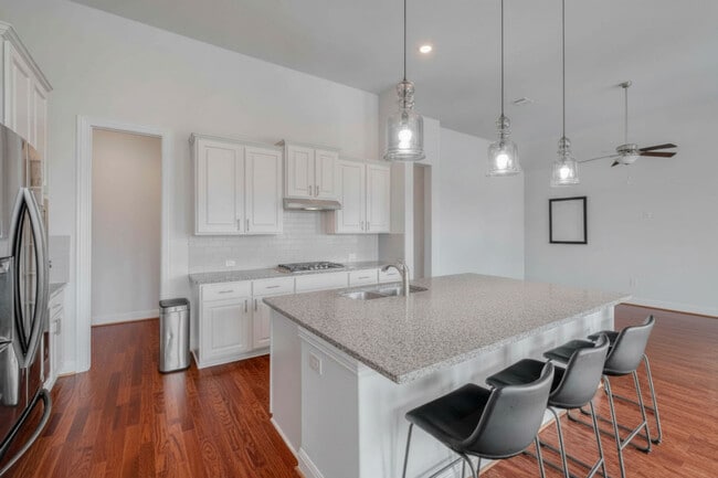 Building Photo - 18012 Leccion Dr
