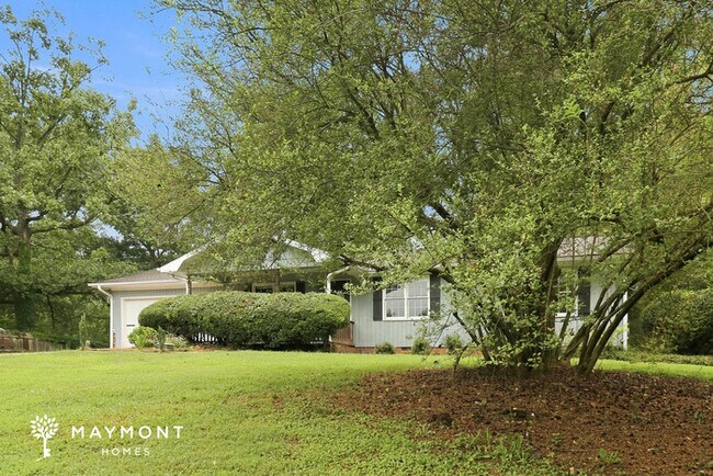 Building Photo - 397 Oakridge Dr SE