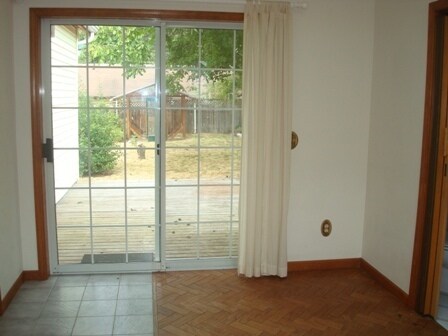 Building Photo - Southside Single Family Home Available NOW!