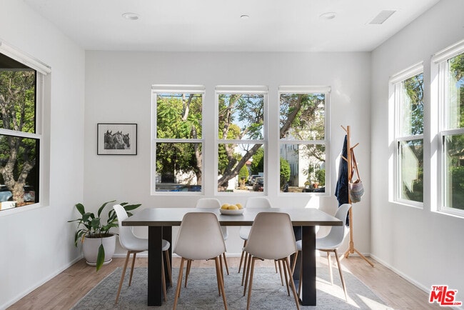 Building Photo - 841 N La Fayette Park Pl