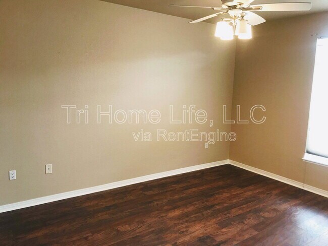 Building Photo - 10184 Park Meadows Dr
