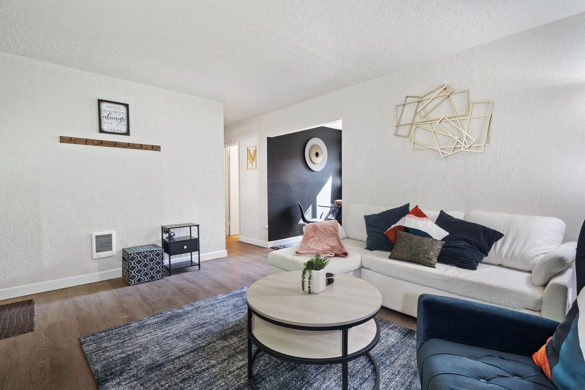 Building Photo - 140 4th St