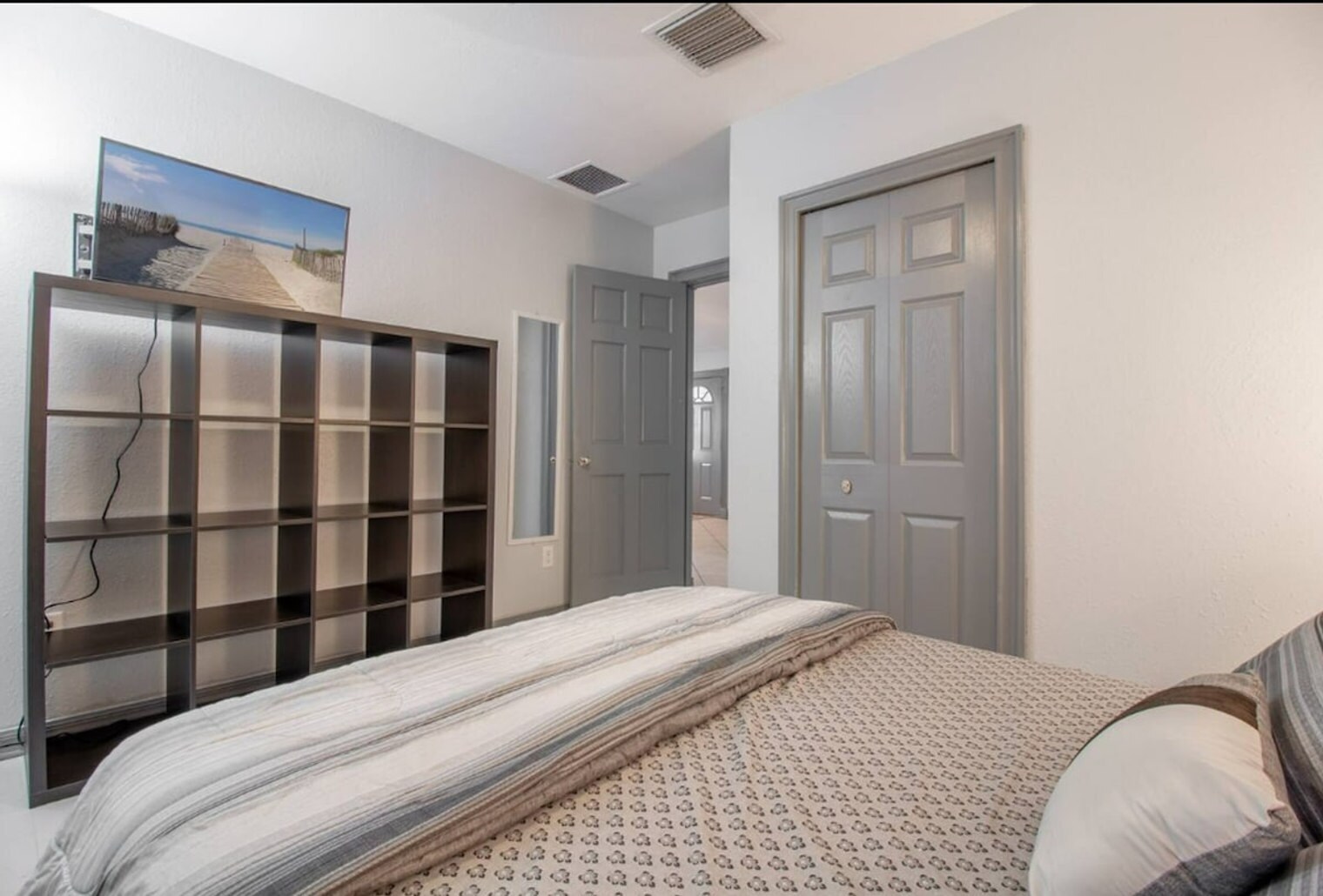 Building Photo - 5379 E Kaley St