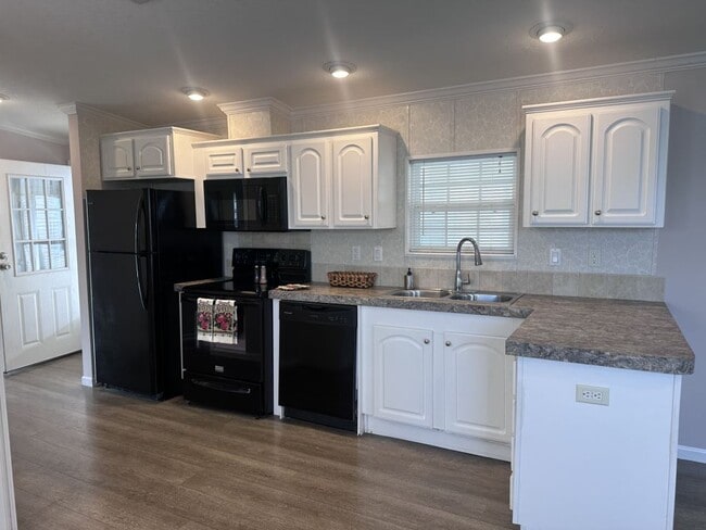 Building Photo - 6522 S Brandywine Dr