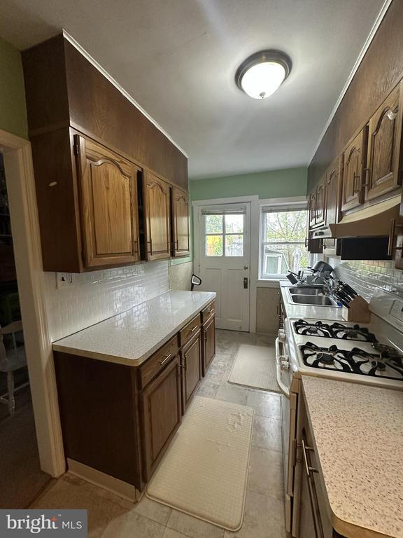 Building Photo - 210 S Union St