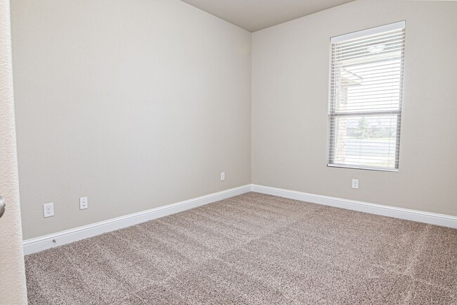 Building Photo - 6014 Sunrise Way