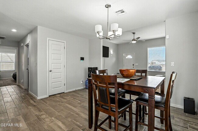 Building Photo - 837 Paseo Drusy Pl