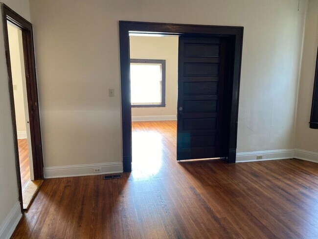 Building Photo - 339 Park Ave