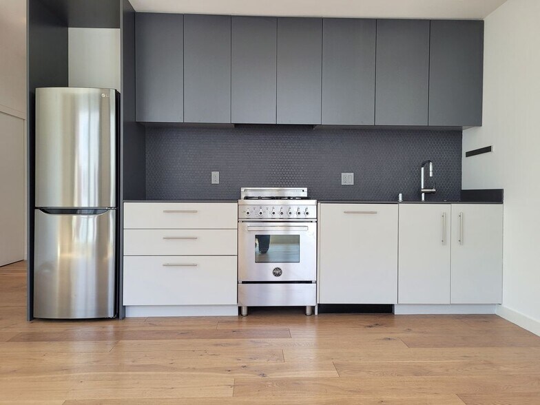 Building Photo - 11 Franklin St