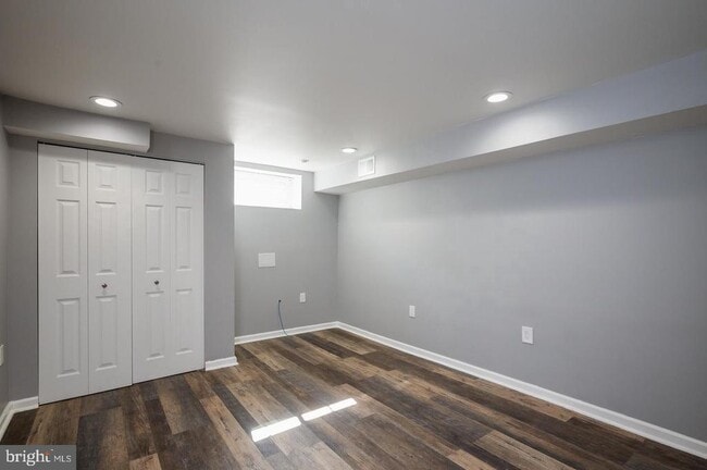 Building Photo - 618 S Newkirk St