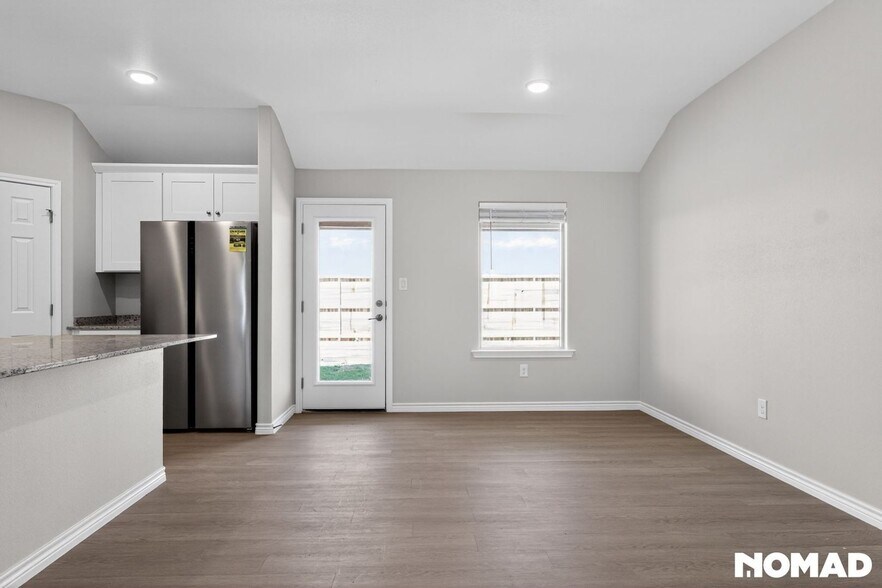 Building Photo - 1409 Bajada St