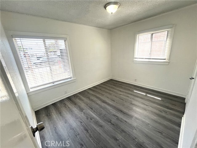 Building Photo - 1702 W 60th St
