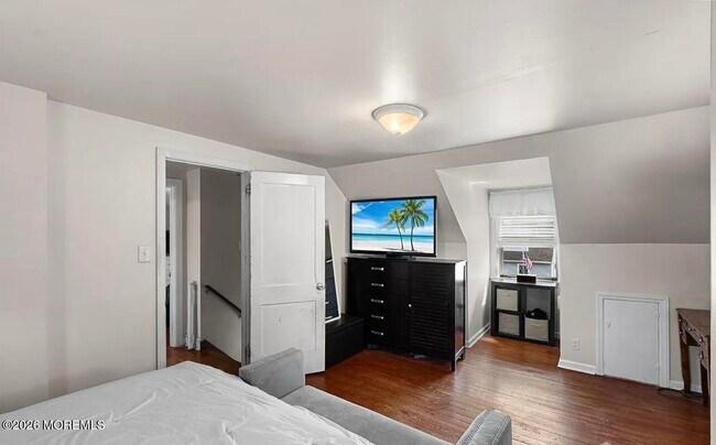 Building Photo - 585 Bamford Ave