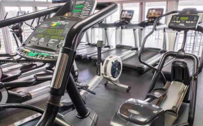 Building Photo - 1717 N Bayshore Dr