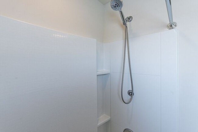 Building Photo - Discover the perfect blend of comfort and ...