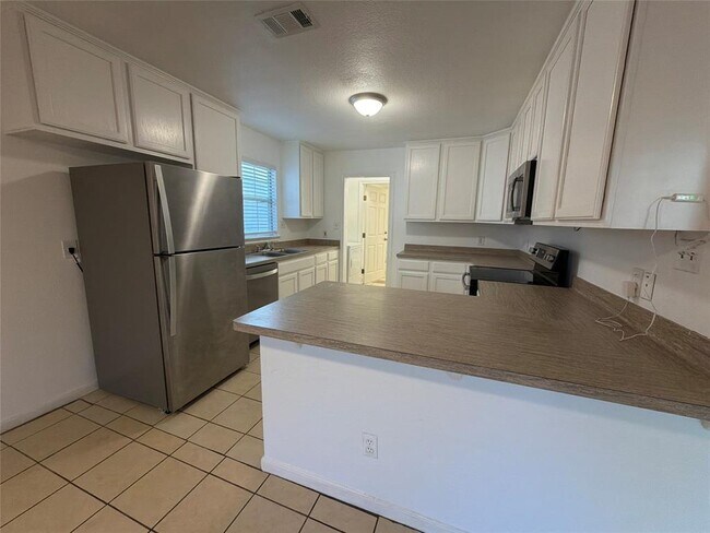 Building Photo - 103 N Mockingbird Cir