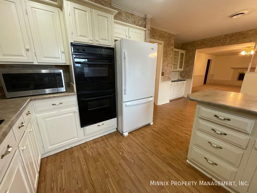 Building Photo - 6712 Gainsborough Rd