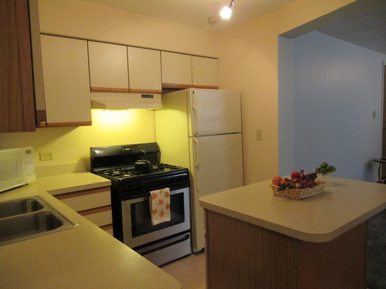 Building Photo - 9 Cedar Ct