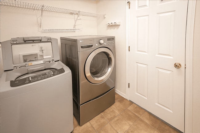 Building Photo - 6902 Asbury Station