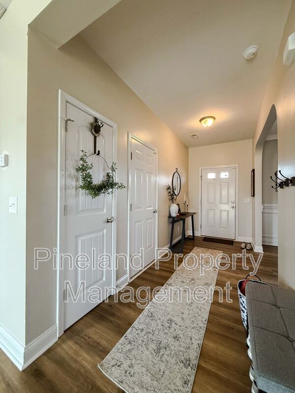 Building Photo - 3935 Standardbred Dr