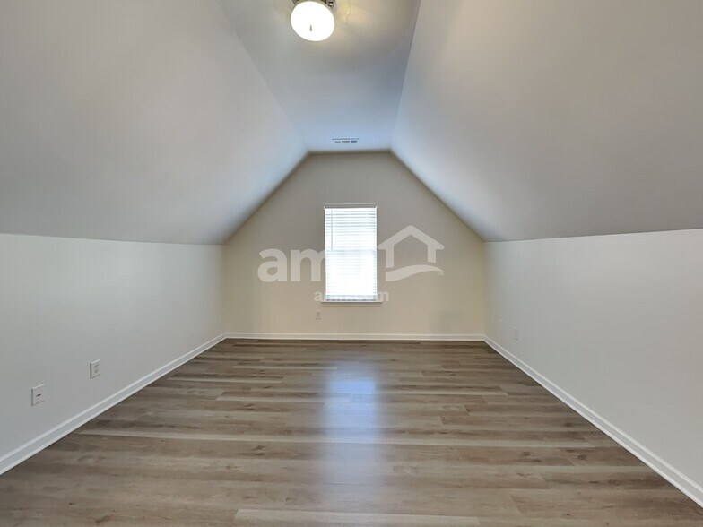 Building Photo - 1963 Trace Creek Dr