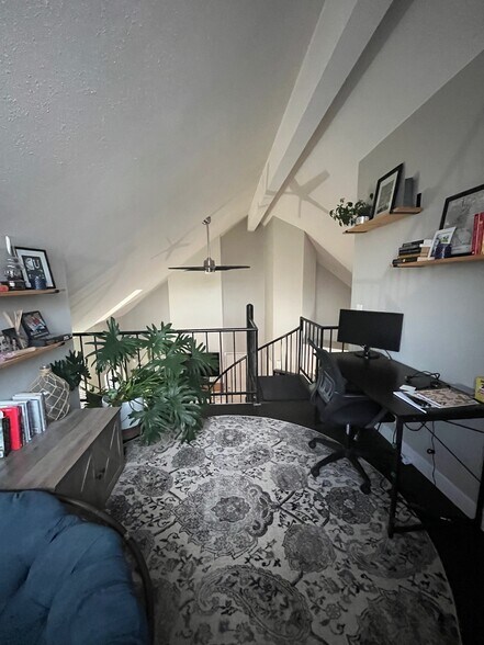 Building Photo - 13742 E Lehigh Ave