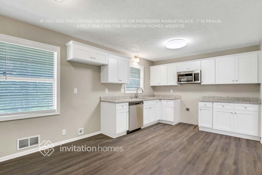 Building Photo - 4380 Colony E Dr