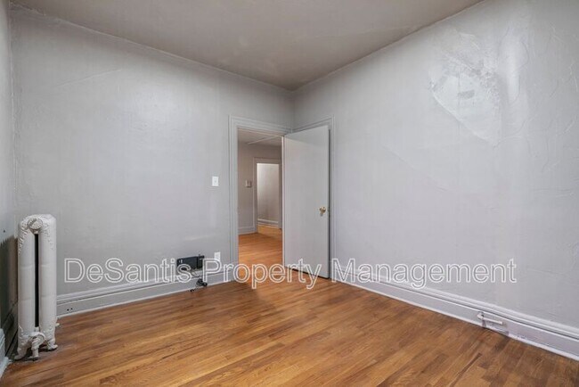 Building Photo - 512 S Millvale Ave