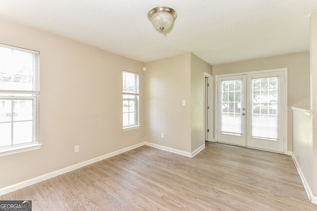 Building Photo - 3340 Glen Hollow Dr