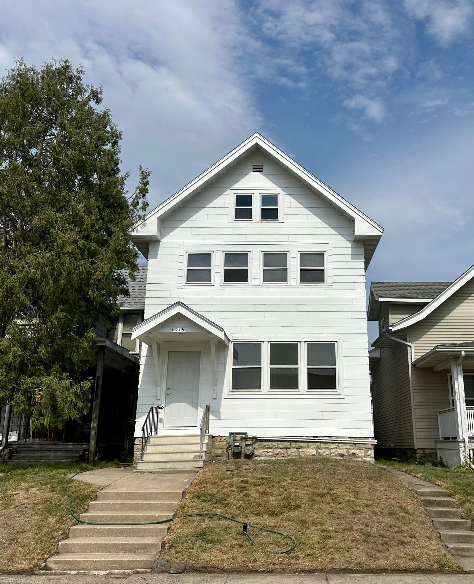 Building Photo - 1516 C Ave NE