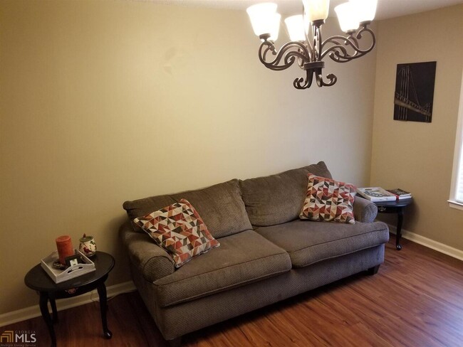 Building Photo - 2541 Westover Dr