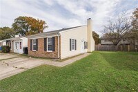 Building Photo - 578 Peregrine St