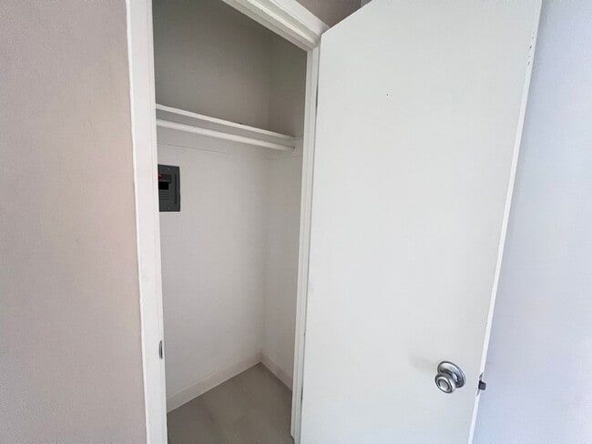 Building Photo - EBN T 14723