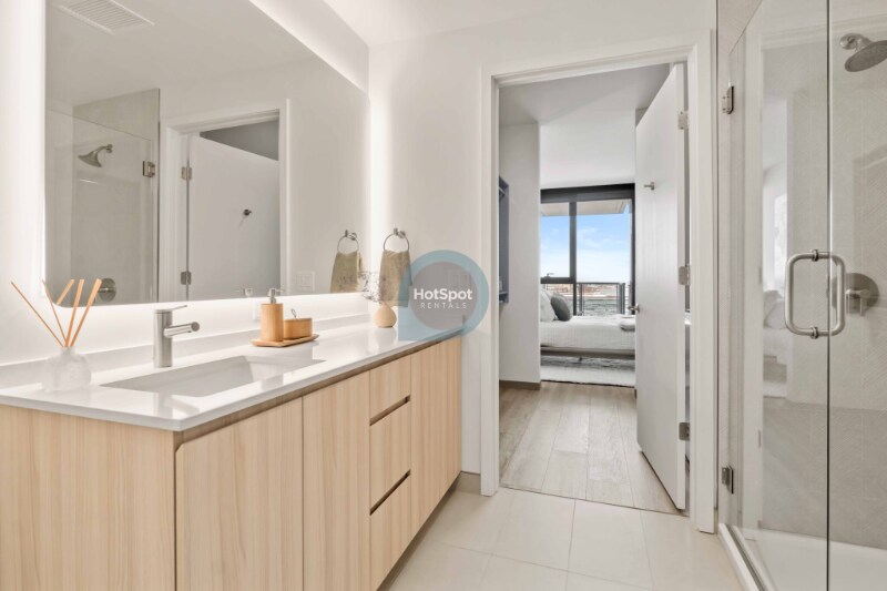 Building Photo - 1960 W Ogden Ave