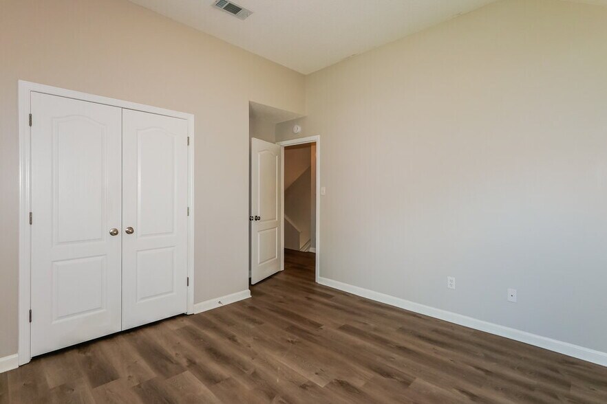 Building Photo - 1341 Broadstone Ln