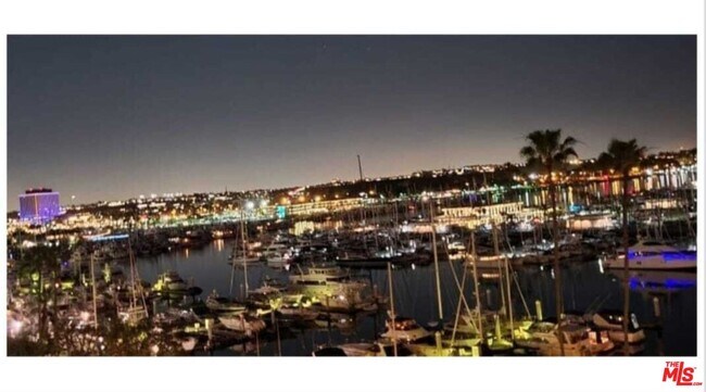 Building Photo - 4335 Marina City Dr