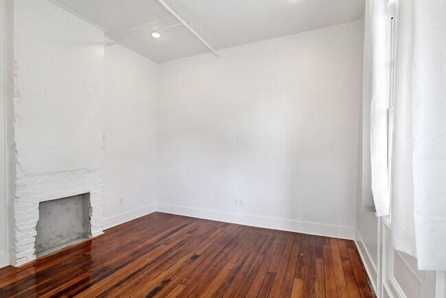 Building Photo - 3624 Magazine St