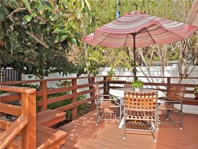 Building Photo - Spacious Student Rental Near Campus – HUGE DISCOUNT + ONE MONTH FREE!
