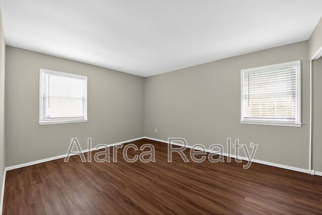 Building Photo - 4713 Plaza Rd