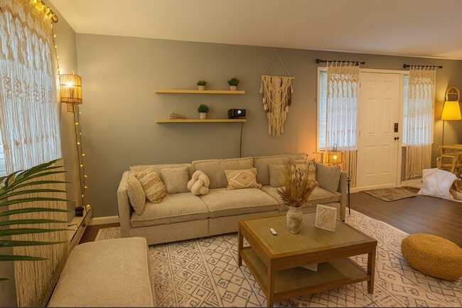 Building Photo - 1167 Cubbage Hollow Rd