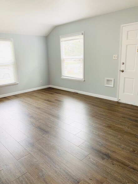 Living Room - 5960 W 86th Pl