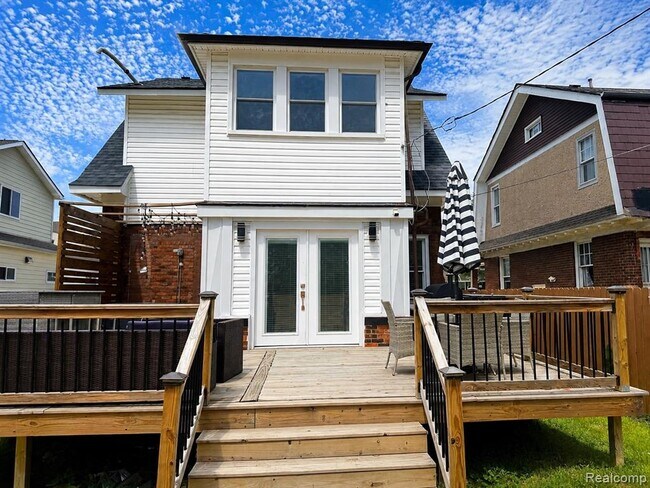 Building Photo - 7336 Kipling Ave